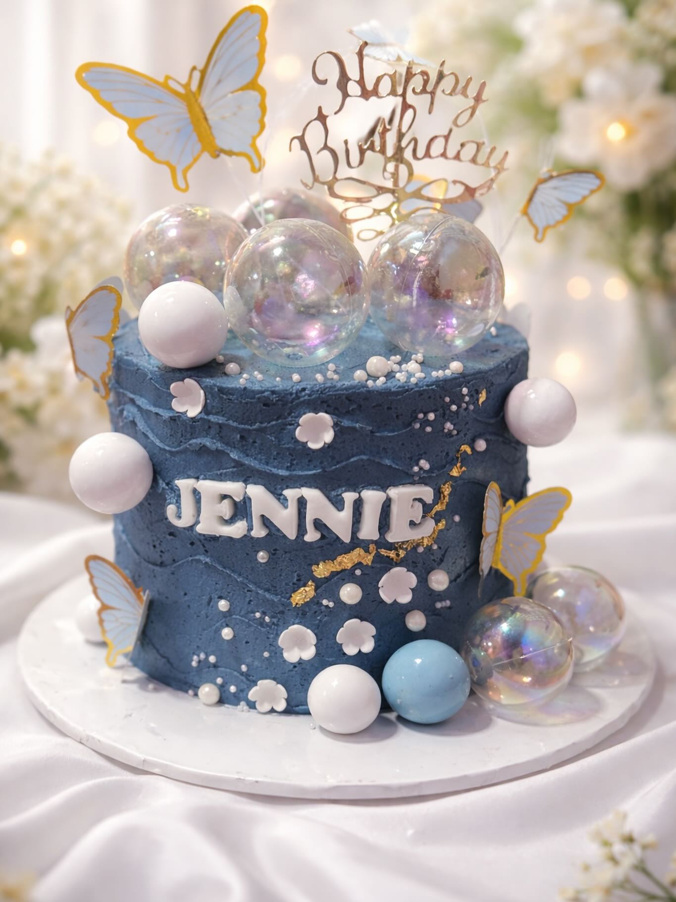 Custom Minnie Mouse themed cake